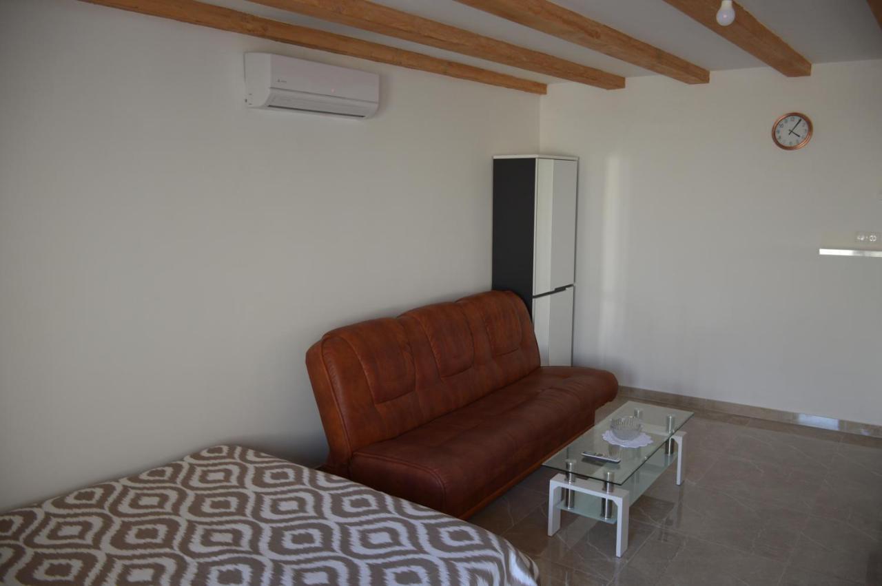 Studio Apartman Kata Prvic Sepurine Exterior photo