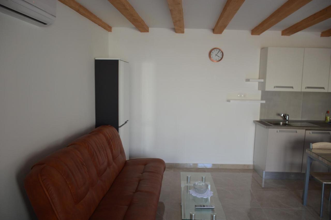 Studio Apartman Kata Prvic Sepurine Exterior photo