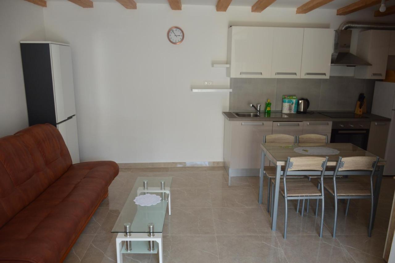 Studio Apartman Kata Prvic Sepurine Exterior photo