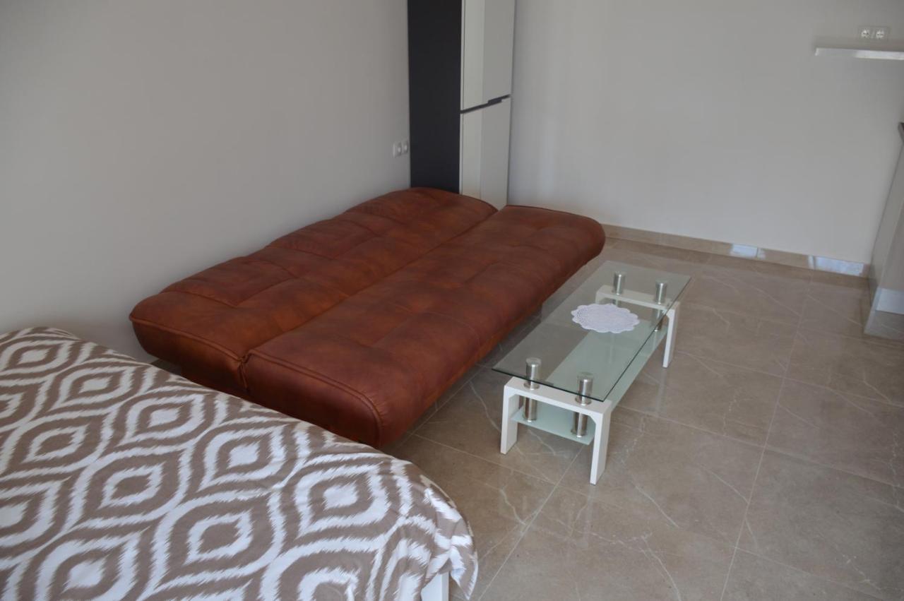 Studio Apartman Kata Prvic Sepurine Exterior photo